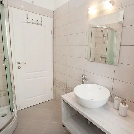 Michela Central Apartment * ザダル