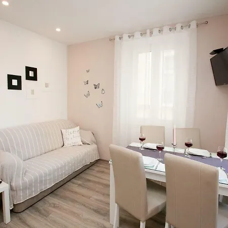Michela Central Apartment アパート